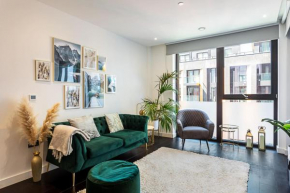 Fabulous Nine Elms Flat